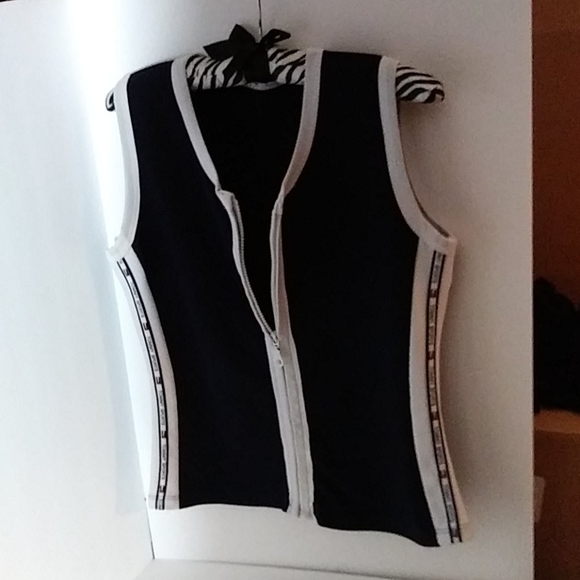 Top - Picture 3 of 5